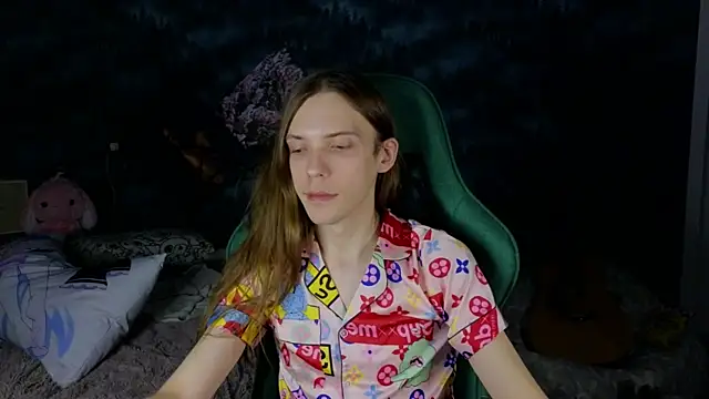 Snapshot of artass2 chatting on 09/08/25, 09:47 artass2 online show from 09/08/25, 09:47