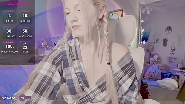 Snapshot of Talulaa chatting on 11/09/25, 04:22 Talulaa online show from 11/09/25, 04:22