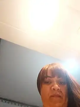 isabella931054 online show from 10/18/25, 11:45