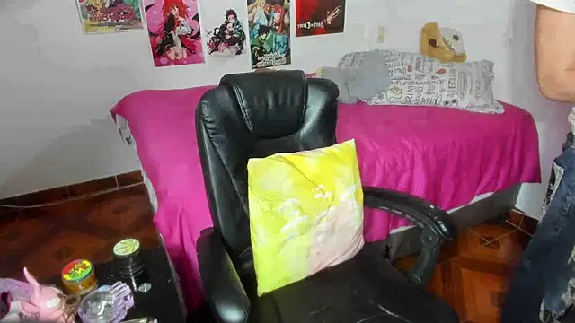 LovexJuxn  online show from 11/24/25, 04:40