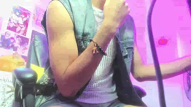 Snapshot of LovexJuxn_ chatting on 10/30/25, 12:58 LovexJuxn  online show from 10/30/25, 12:58