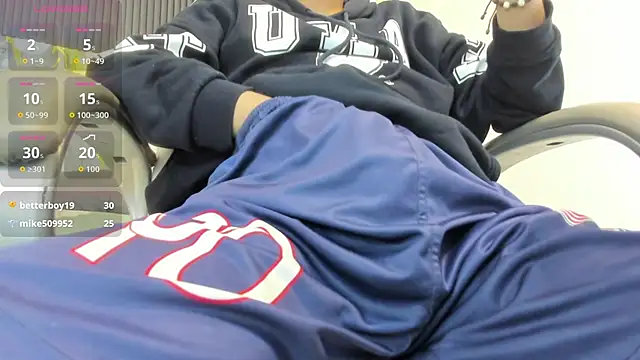 SantiagoRusso18 online show from 11/17/25, 01:37