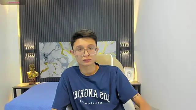 SantiagoRusso18 online show from 09/28/25, 12:12