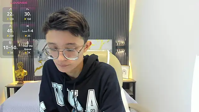 SantiagoRusso18 online show from 09/21/25, 01:05