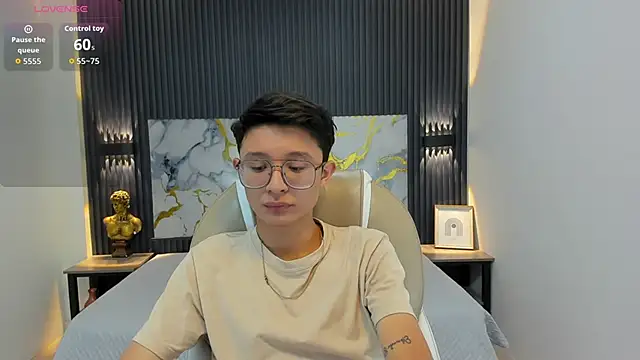 SantiagoRusso18 online show from 10/03/25, 12:06