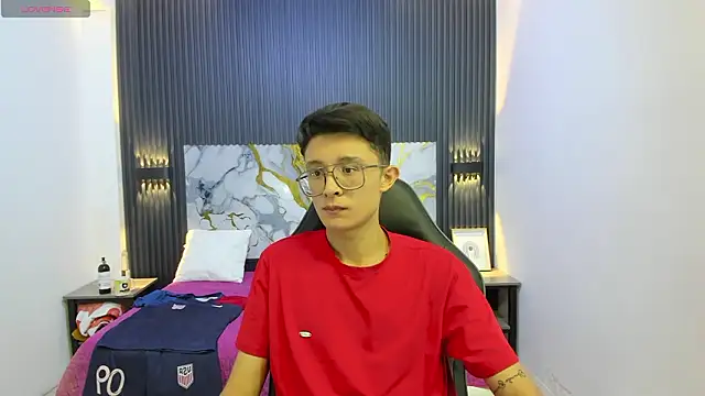 SantiagoRusso18 online show from 02/13/26, 07:58