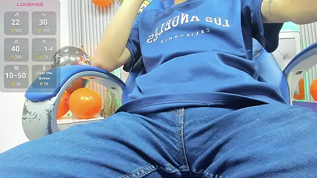 SantiagoRusso18 online show from 11/03/25, 06:33