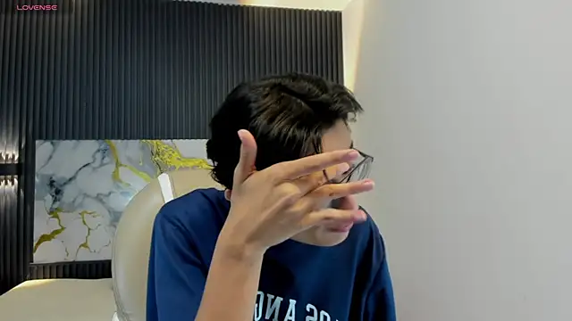 SantiagoRusso18 online show from 11/27/25, 04:24