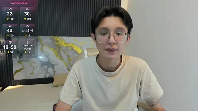 SantiagoRusso18 online show from 11/24/25, 02:11