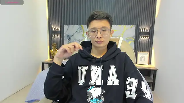 SantiagoRusso18 online show from 09/17/25, 12:07