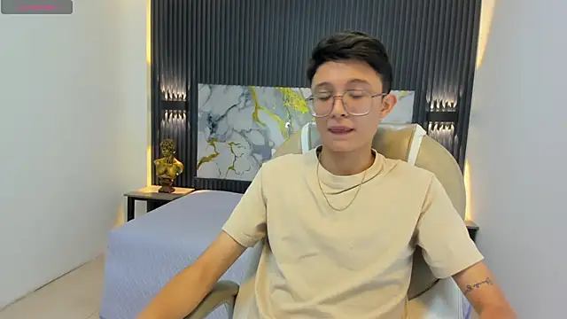 SantiagoRusso18 online show from 09/19/25, 12:42