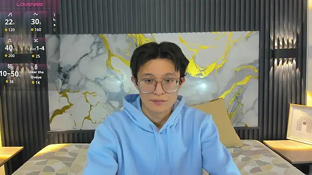 SantiagoRusso18 online show from 12/05/25, 03:05