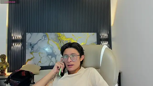 SantiagoRusso18 online show from 11/28/25, 02:56