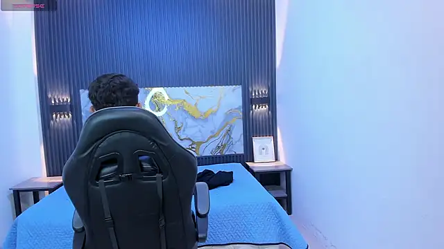 SantiagoRusso18 online show from 03/03/26, 07:10