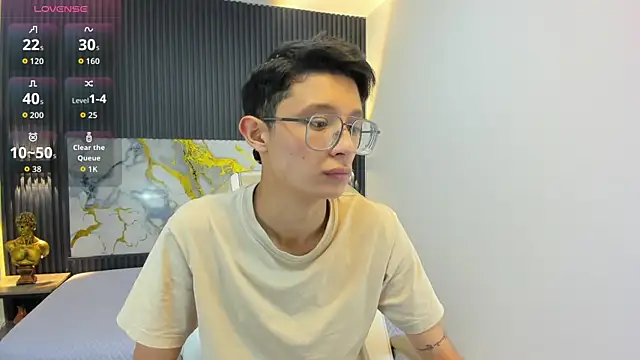 SantiagoRusso18 online show from 09/23/25, 12:12