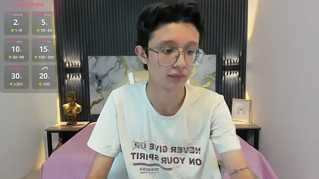 SantiagoRusso18 online show from 11/11/25, 01:06