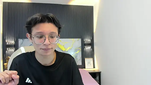 SantiagoRusso18 online show from 11/10/25, 01:38