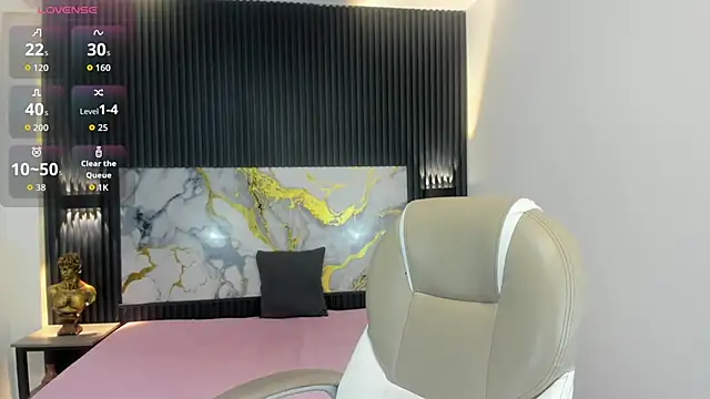 SantiagoRusso18 online show from 11/17/25, 01:31