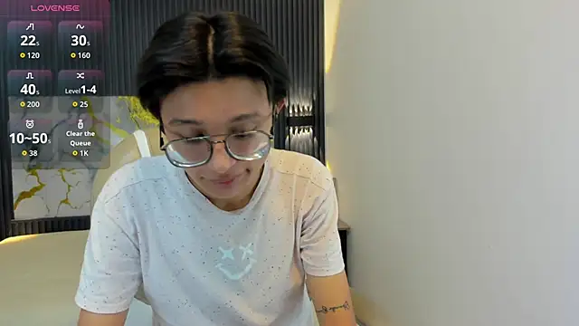 SantiagoRusso18 online show from 11/29/25, 07:36