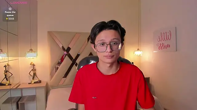 SantiagoRusso18 online show from 12/02/25, 08:10