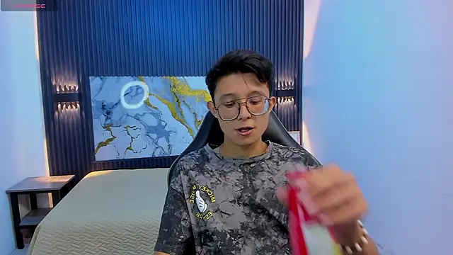 SantiagoRusso18 online show from 03/06/26, 07:09