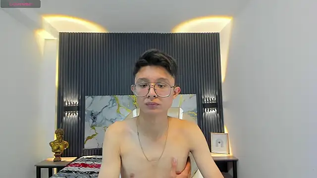 SantiagoRusso18 online show from 12/20/25, 12:30