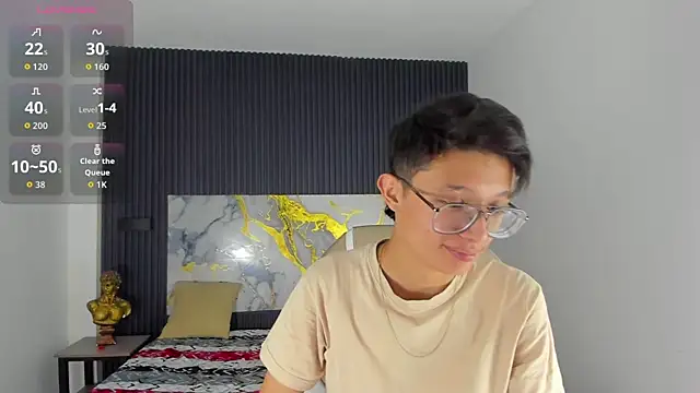 SantiagoRusso18 online show from 12/19/25, 12:51