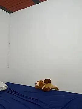 SaraNixx online show from 09/16/25, 01:28