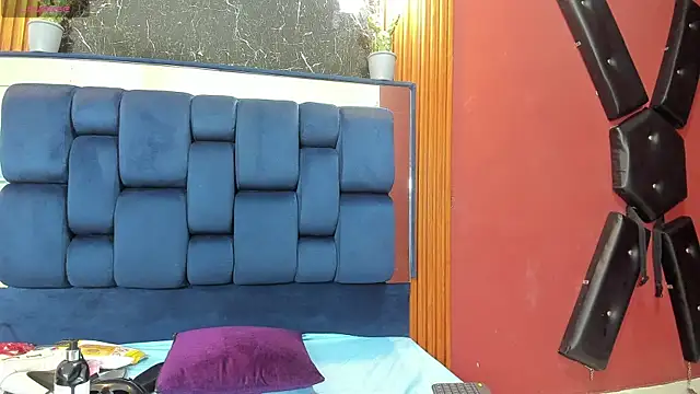 JisooLuv online show from 11/12/25, 07:51