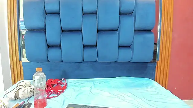 JisooLuv online show from 12/21/25, 07:37