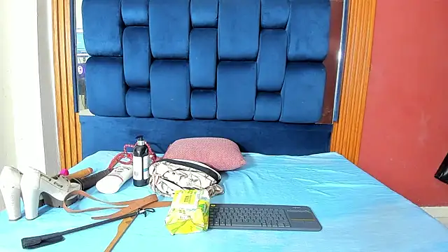 JisooLuv online show from 12/02/25, 07:26