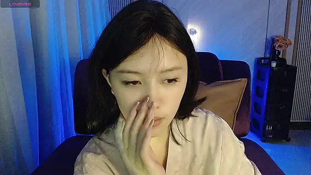 Snapshot of Eoov chatting on 09/27/25, 04:24 Eoov online show from 09/27/25, 04:24