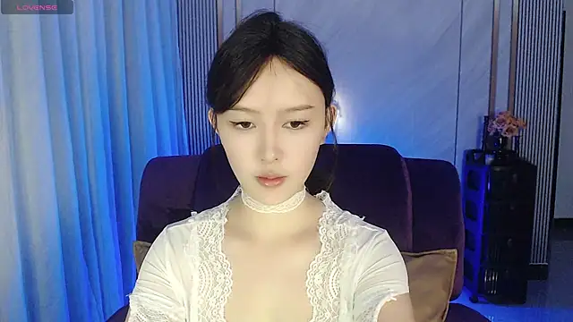 Snapshot of Eoov chatting on 10/14/25, 01:01 Eoov online show from 10/14/25, 01:01