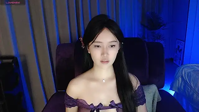 Snapshot of Eoov chatting on 10/24/25, 02:49 Eoov online show from 10/24/25, 02:49