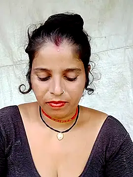 Snapshot of Manvi_tyagi chatting on 09/18/25, 06:38 Manvi tyagi online show from 09/18/25, 06:38