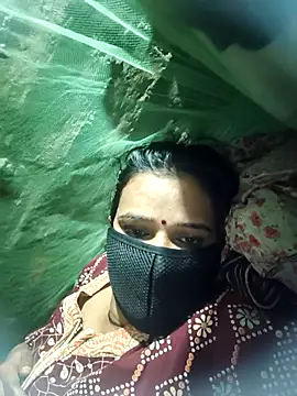 Snapshot of Manvi_tyagi chatting on 10/05/25, 08:10 Manvi tyagi online show from 10/05/25, 08:10