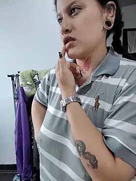 Eva Clark01 online show from 10/04/25, 11:12