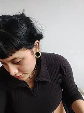 Eva Clark01 online show from 11/30/25, 03:13