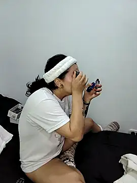 Eva Clark01 online show from 10/19/25, 06:27