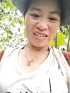 tuyetnhi-00 online show from 09/24/25, 02:29