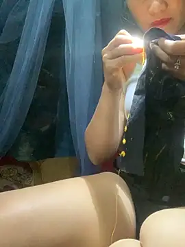 tuyetnhi-00 online show from 09/29/25, 02:07