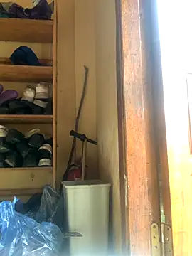 tuyetnhi-00 online show from 09/10/25, 03:05