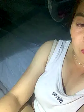 tuyetnhi-00 online show from 09/10/25, 03:11