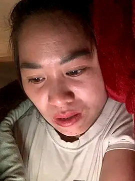 tuyetnhi-00 online show from 11/19/25, 04:56