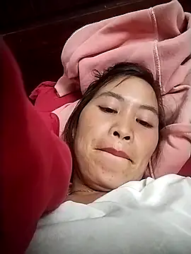 tuyetnhi-00 online show from 10/04/25, 05:03