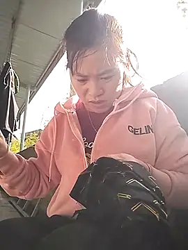 tuyetnhi-00 online show from 10/02/25, 01:20