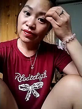 tuyetnhi-00 online show from 10/04/25, 12:45