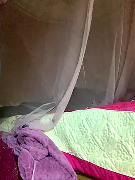 tuyetnhi-00 online show from 09/16/25, 12:44