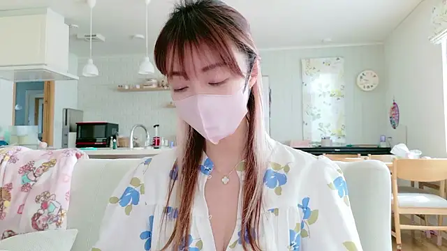 SUZU 1201 online show from 04/14/26, 12:37