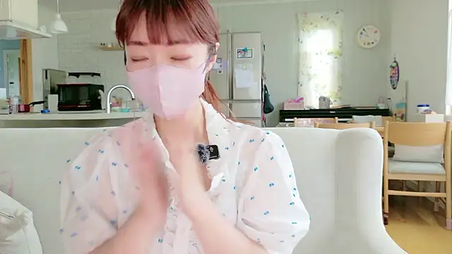 Snapshot of SUZU_1201 chatting on 07/09/26, 12:55 SUZU 1201 online show from 07/09/26, 12:55